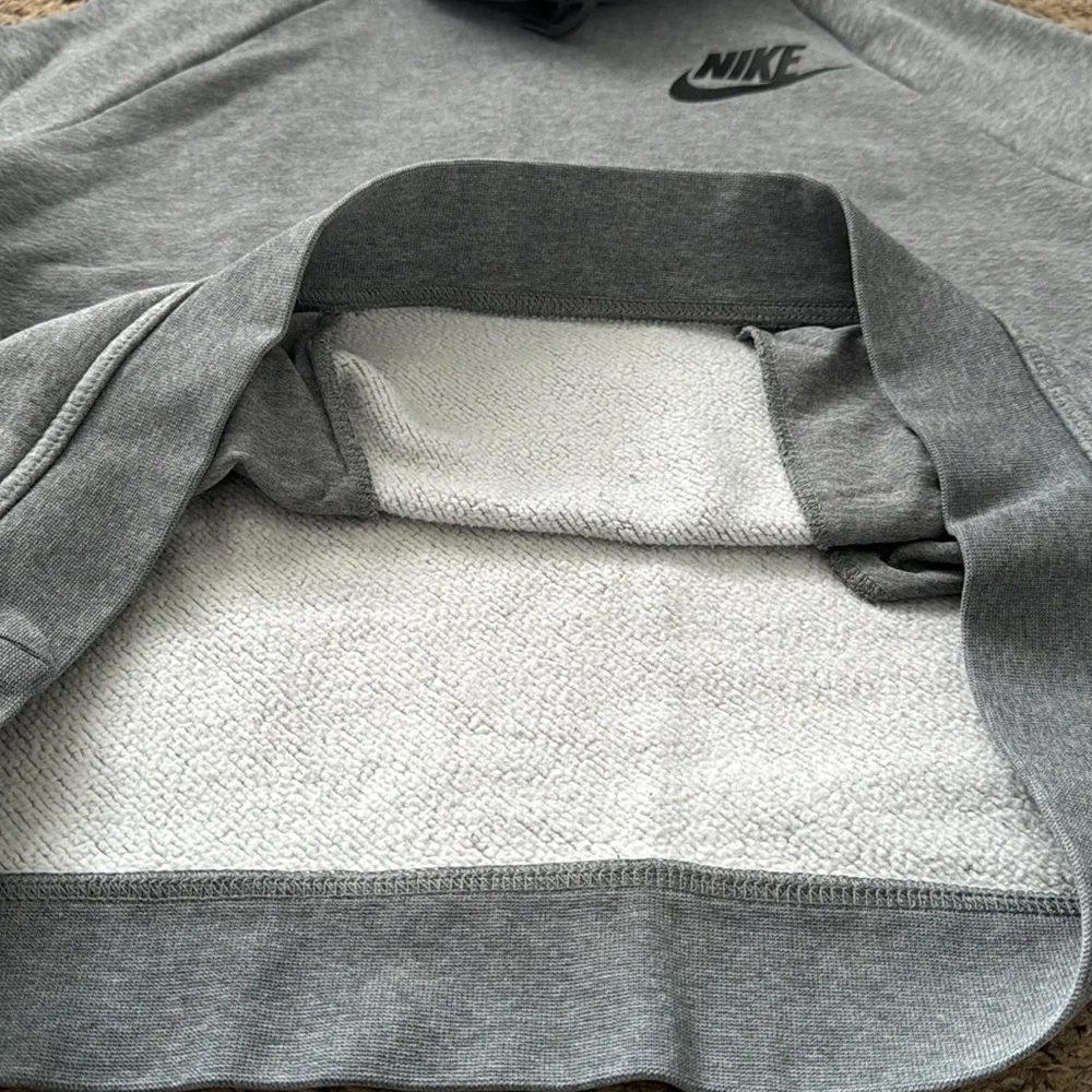Nike Women’s Warm Hoodie Size M